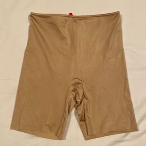 SPANX nude shape wear mid thigh shorts M